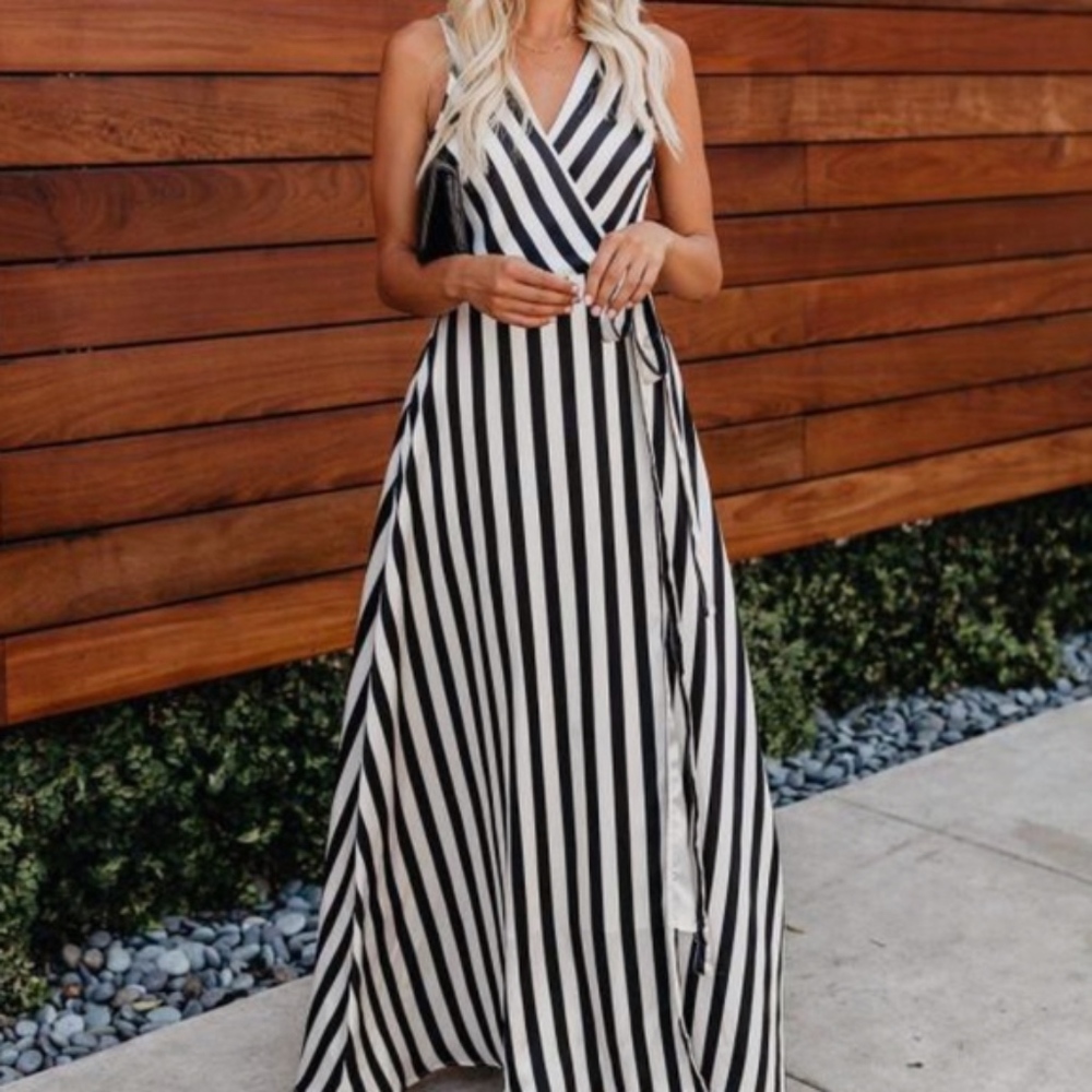 Striped V neck maxi dress - Picture 2 of 3